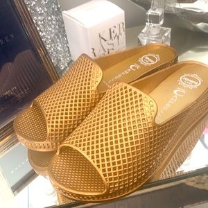 ANTHROPOLOGIE JEFFREY CAMPBELL METALLIC JELLY SLIDES